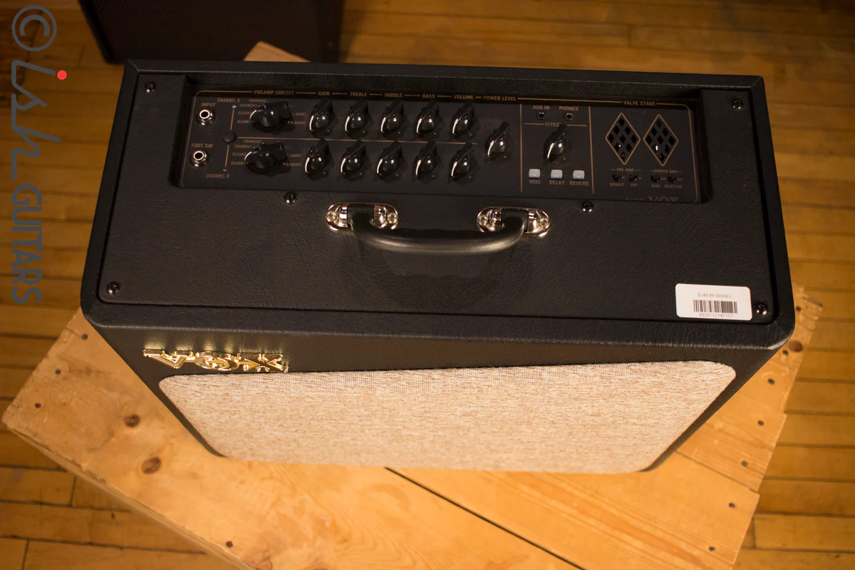 Vox AV30 30 Watt Hybrid Tube Modeling Guitar Combo Amp - Image 3