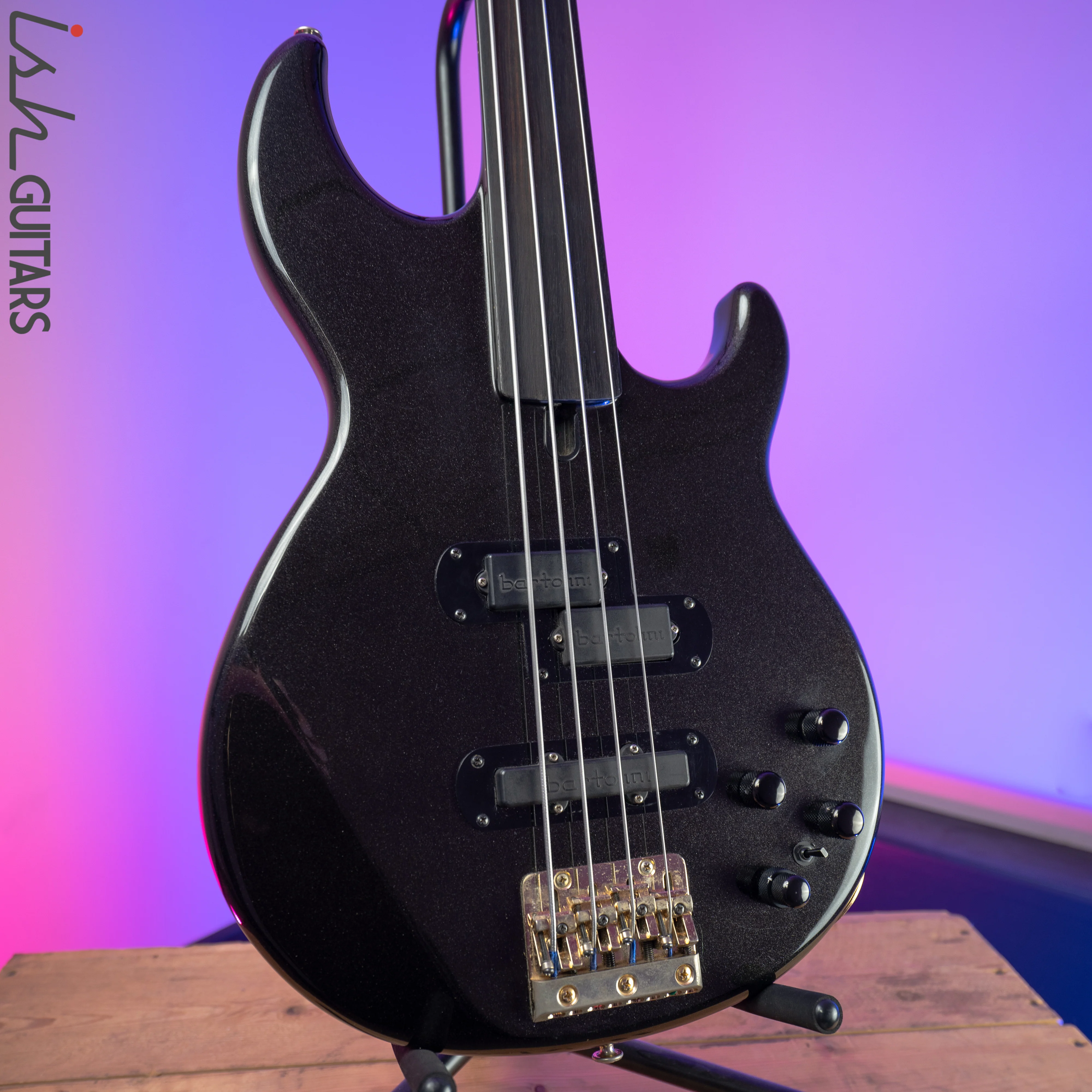1990's Yamaha BB3000AF 4 String Fretless Metallic Black